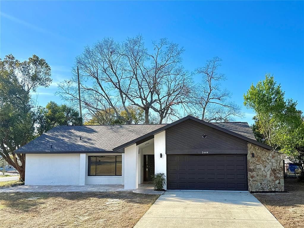 2469 Anchor Ave Spring Hill, FL 34608 - Thumbnail 2