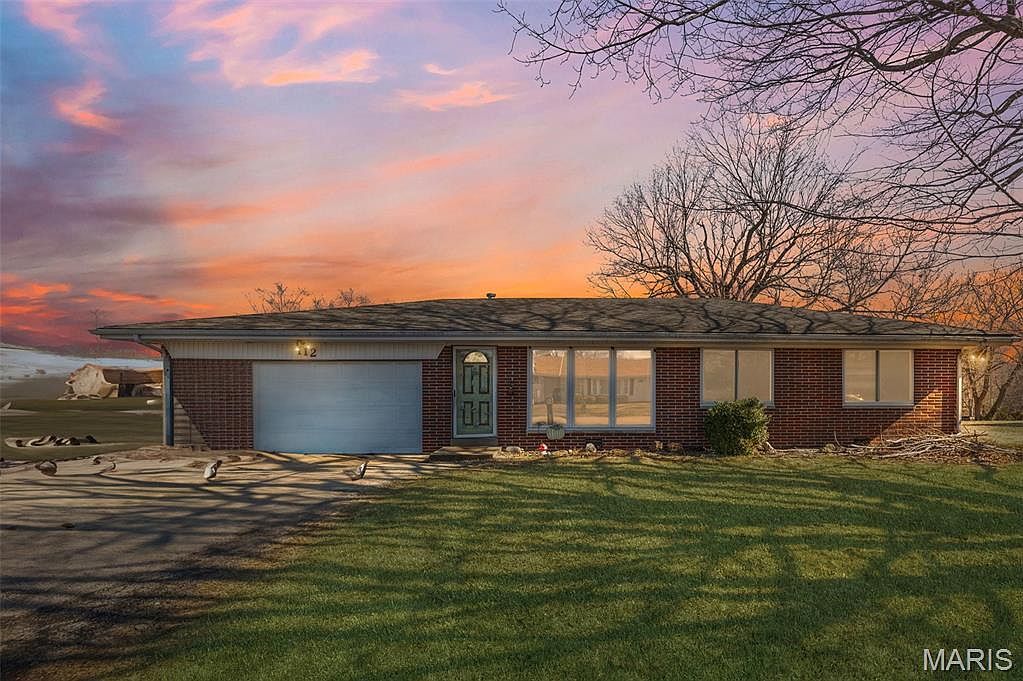 112 Freedom Dr Belleville, IL 62226 - Thumbnail 2