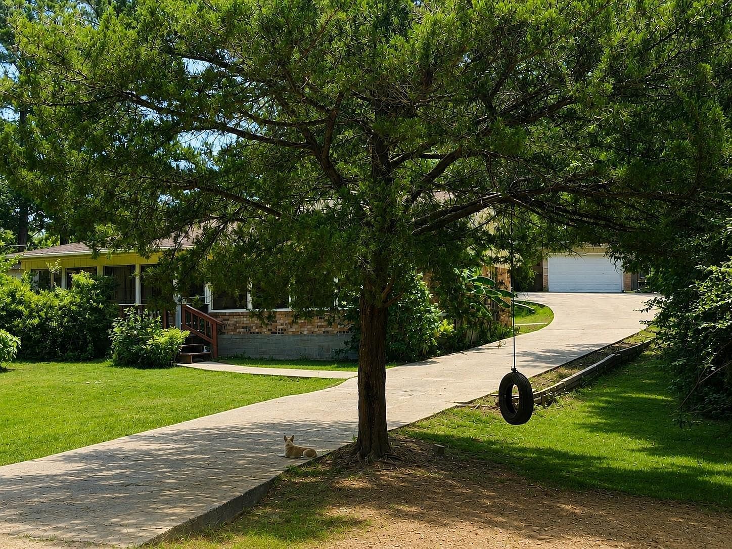 210 Holly Lk W Livingston, TX 77351, 77351
