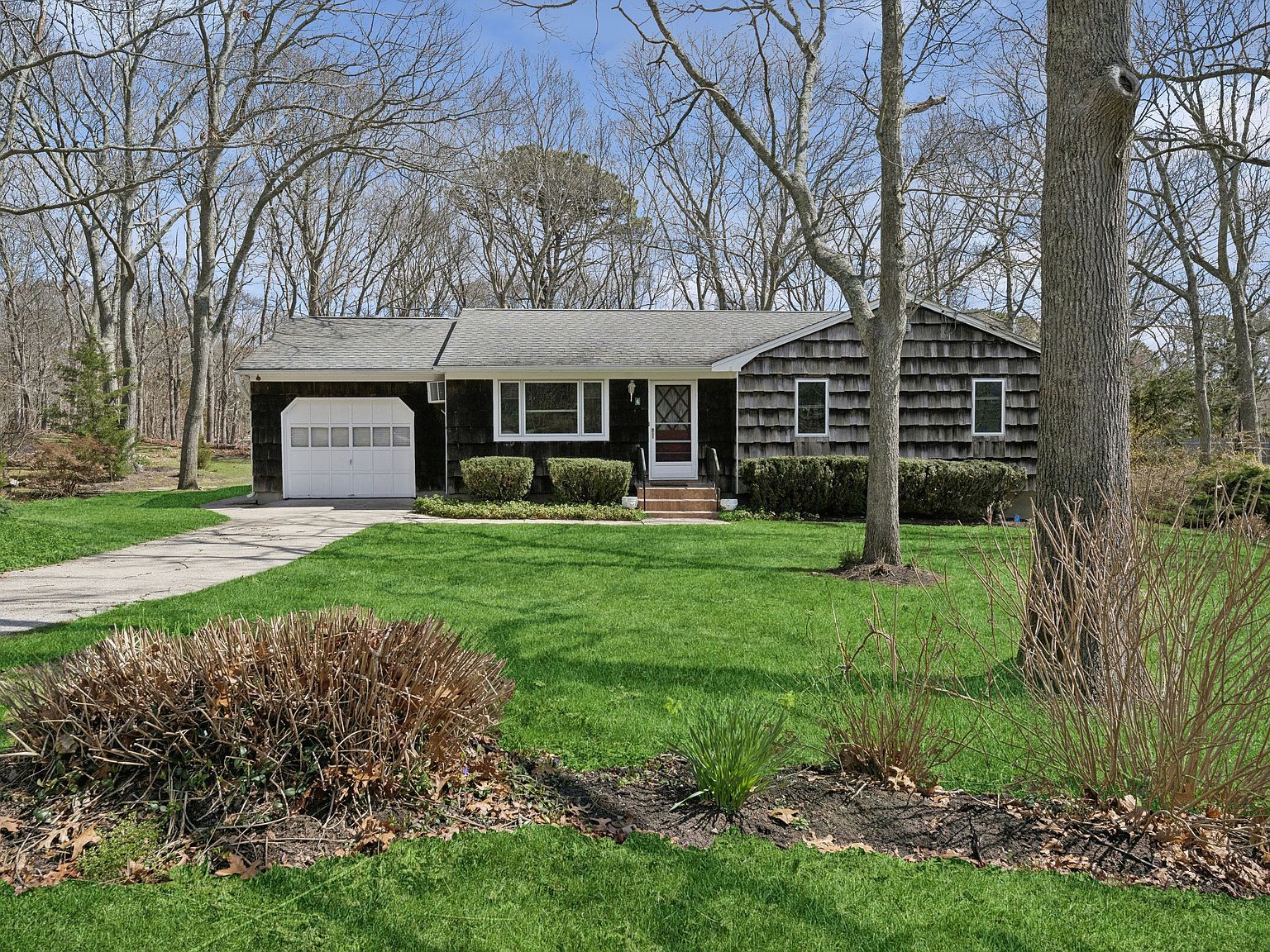 4 Columbine Ave Hampton Bays, NY 11946  | Single Family