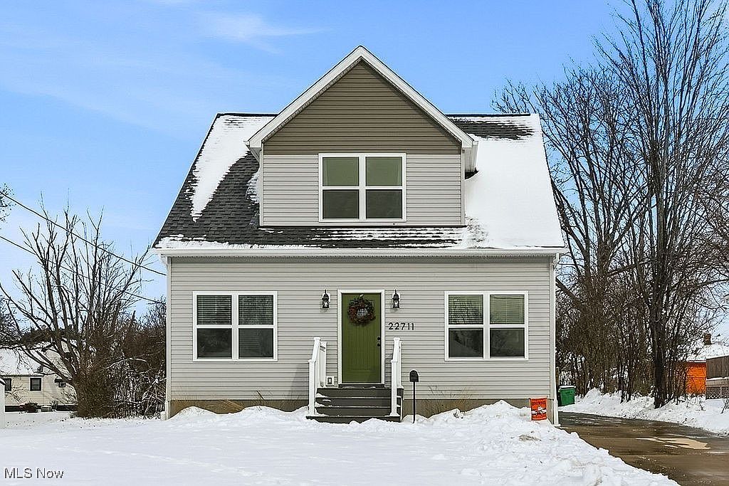 22711 Vera St Warrensville Heights, OH 44128 - Thumbnail 2