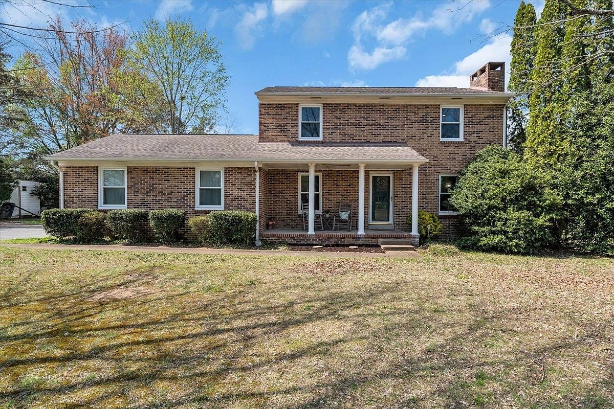 203 Twelve Oaks Rd Tullahoma, TN 37388  | Single Family