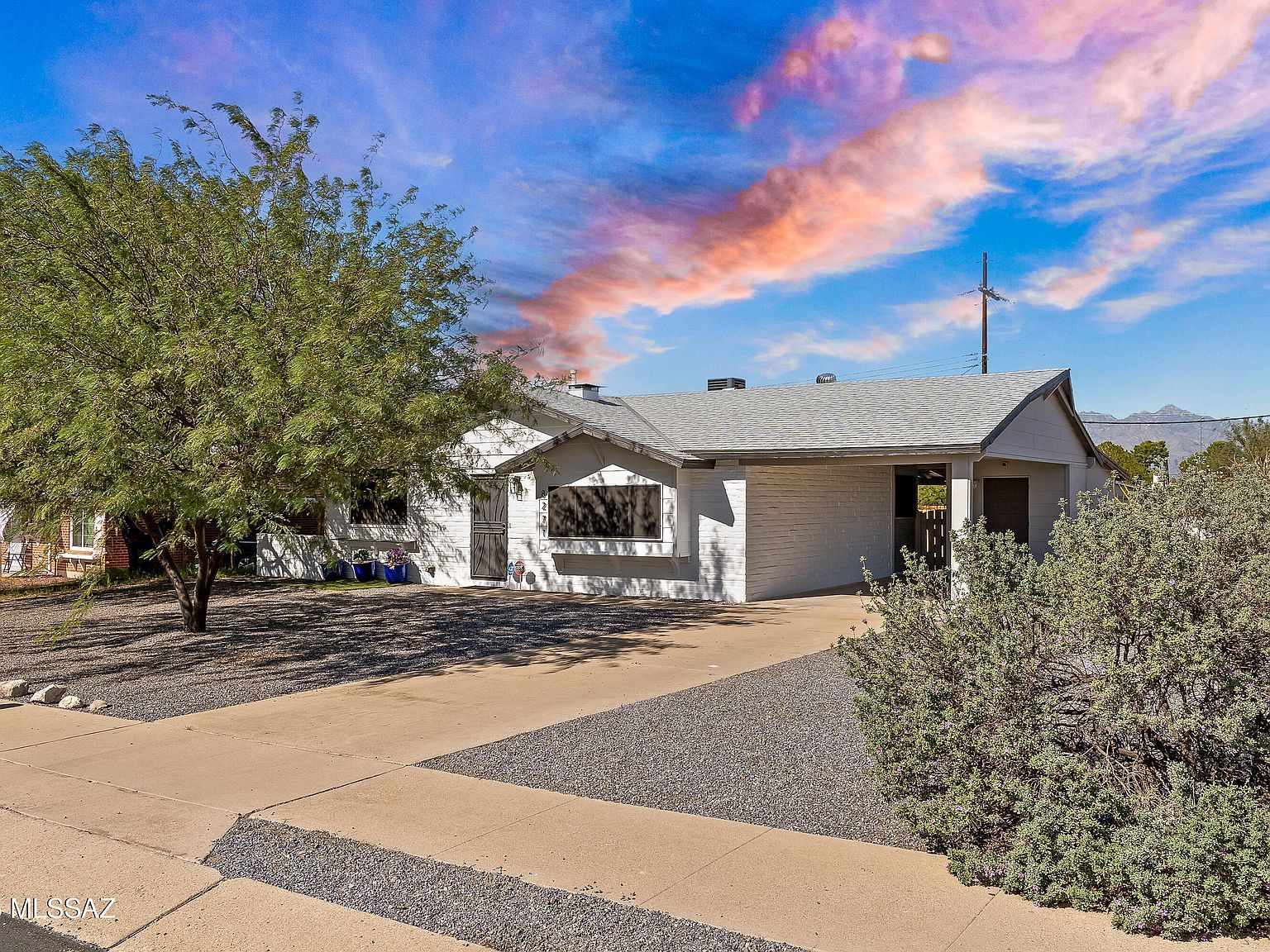 8271 E Kenyon Dr Tucson, AZ 85710 - Thumbnail 2
