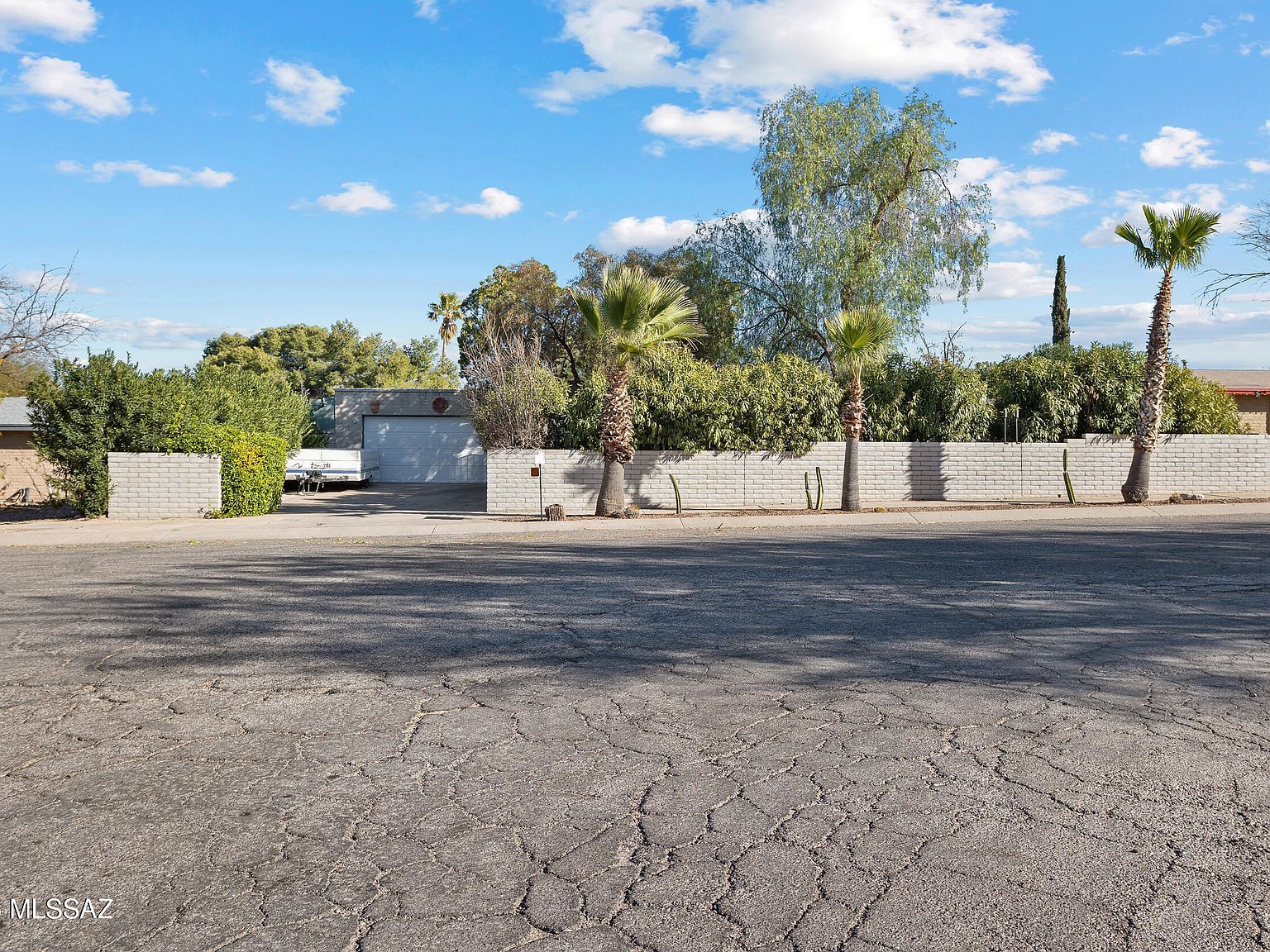 532 N Citadel Ave Tucson, AZ 85748 - Thumbnail 2