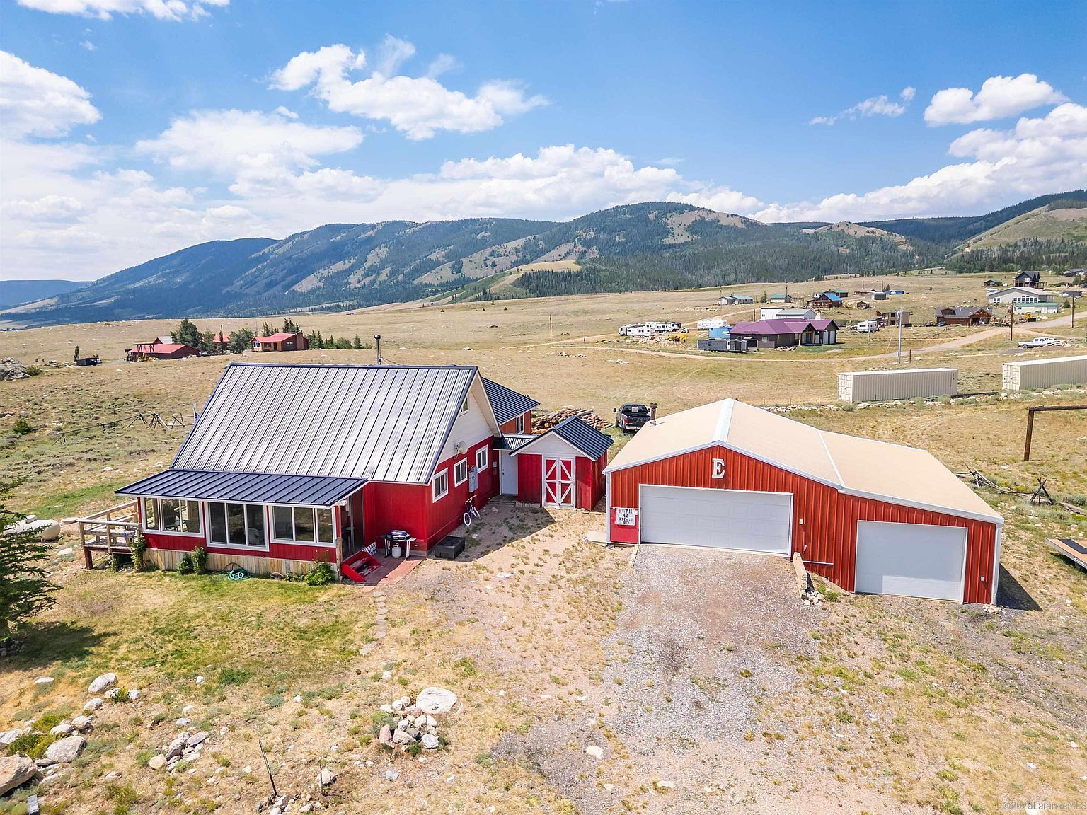 42 Ridge Rd Centennial, WY 82055 - Thumbnail 2