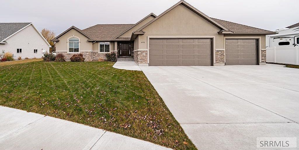 693 E Sterling Dr Idaho Falls, ID 83404 - Thumbnail 2