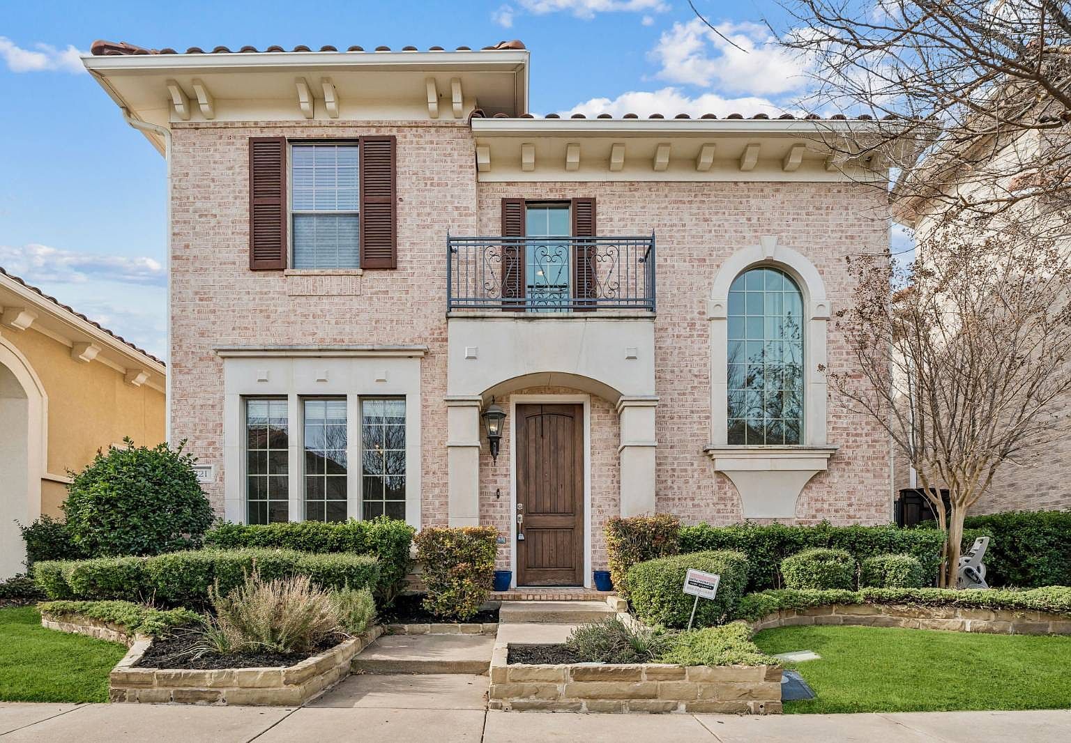 821 La Cima Irving, TX 75039 - Thumbnail 2