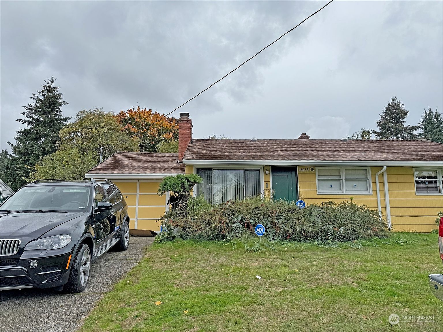 13053 Roosevelt Way NE Seattle, WA 98125 - Thumbnail 2