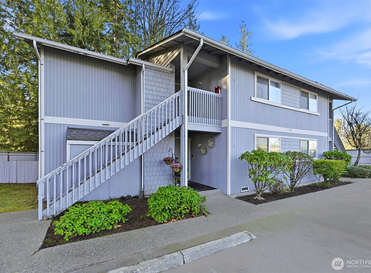 9105 1st Pl NE APT 1 Lake Stevens, WA 98258 - Thumbnail 2