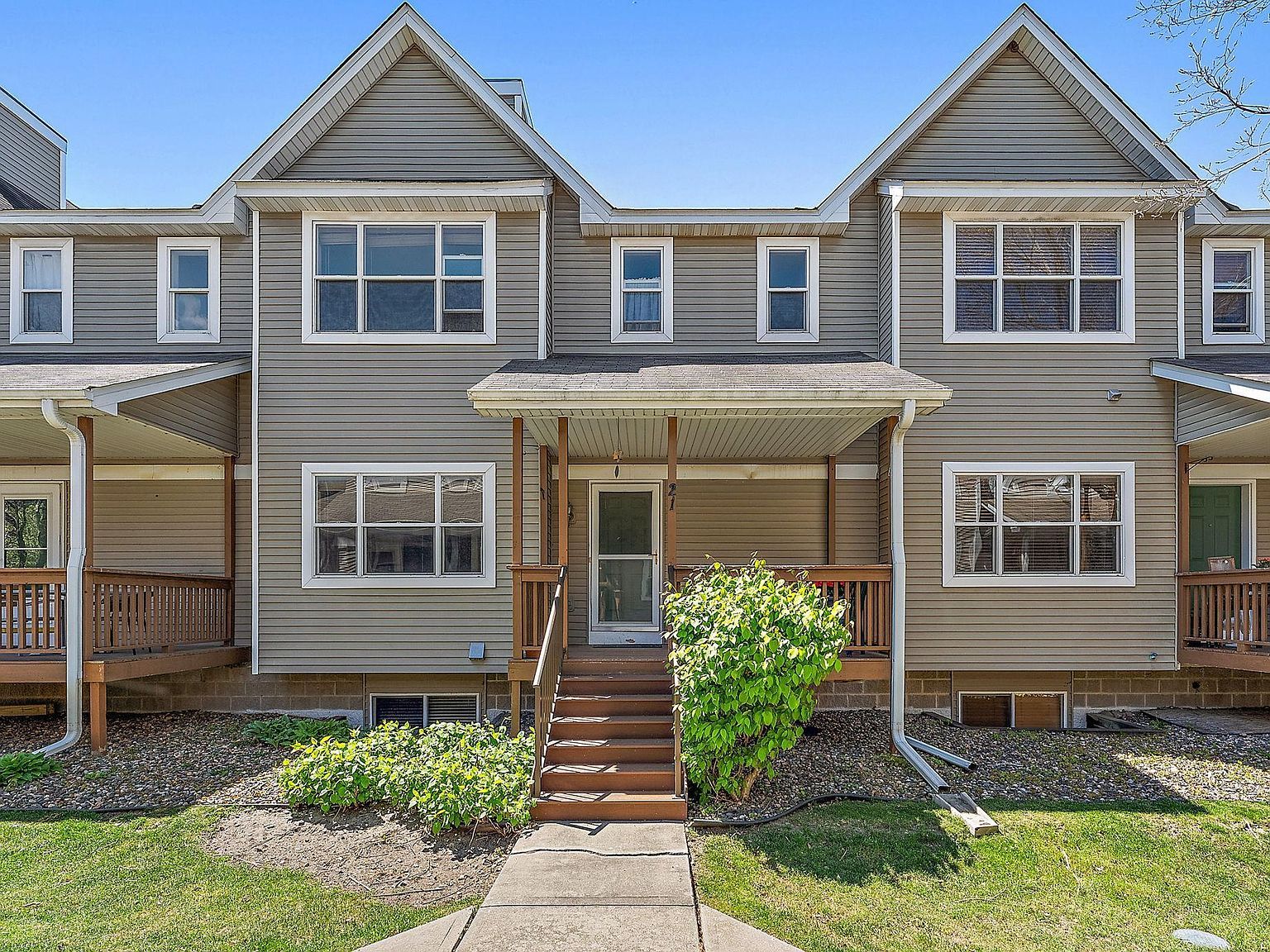 21 River Bend Pl Chaska, MN 55318 | New build