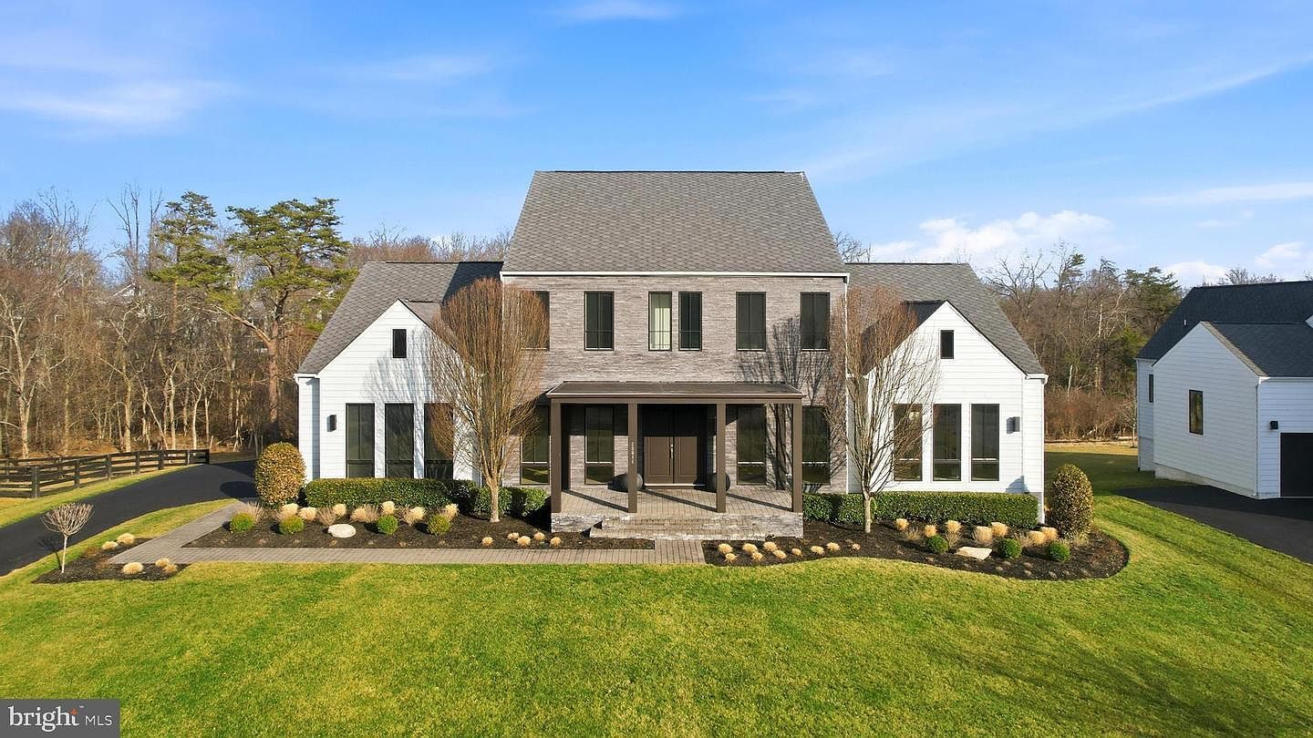 23014 Lavender Valley Ct Ashburn, VA 20148 - Thumbnail 2