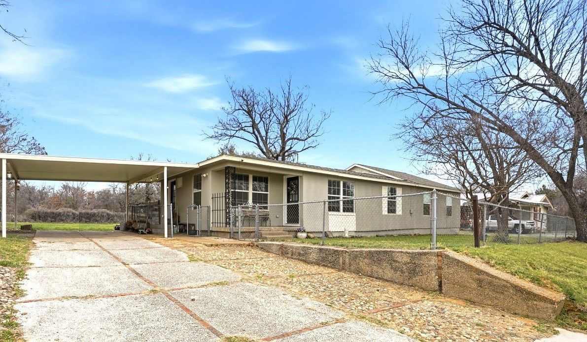 7701 John T White Rd Fort Worth, TX 76120 - Thumbnail 2