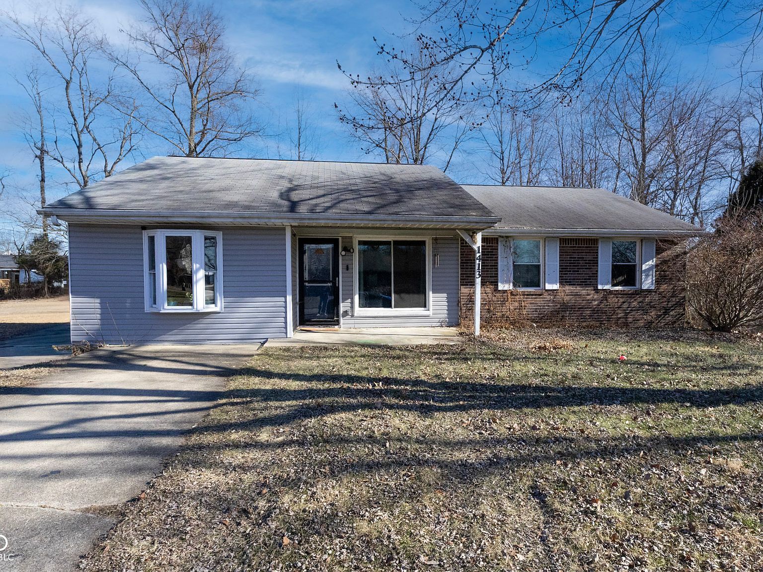 1413 Brookside Dr Columbus, IN 47201 - Thumbnail 2