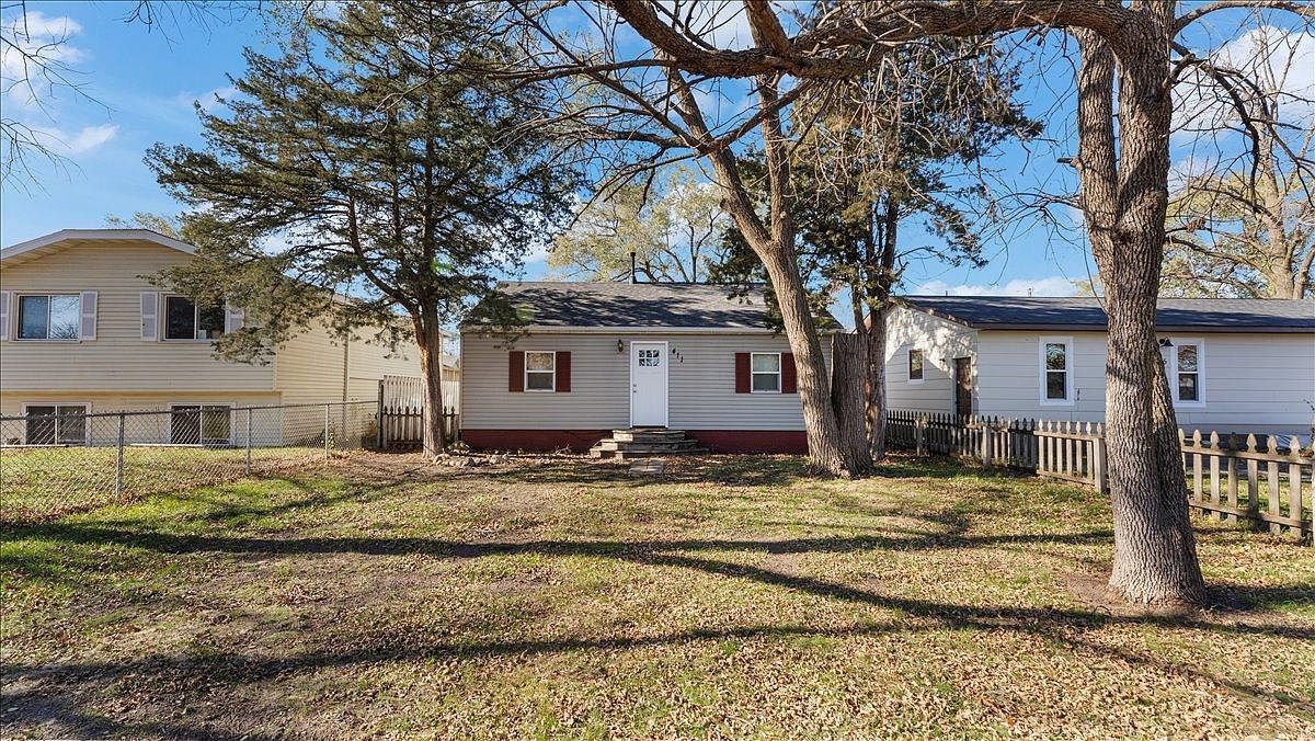 411 27th Ave N Saint Cloud, MN 56303 - Thumbnail 2