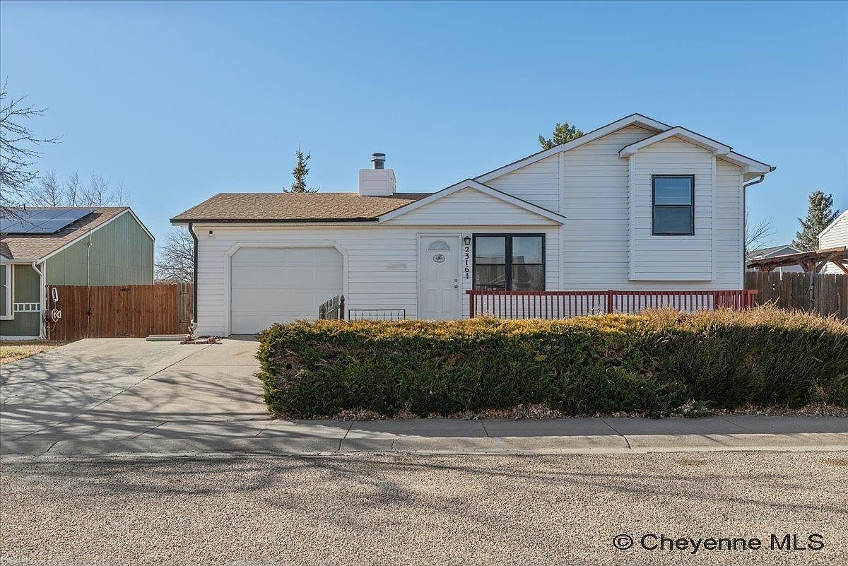 2316 Pine Ave Cheyenne, WY 82007 - Thumbnail 2