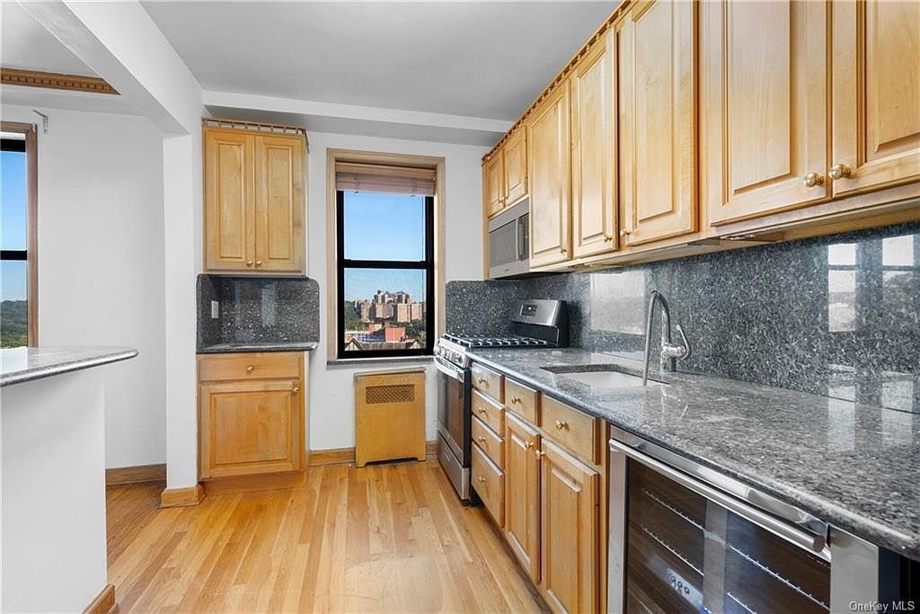 3840 Greystone Ave APT 3Q Bronx, NY 10463 - Thumbnail 2