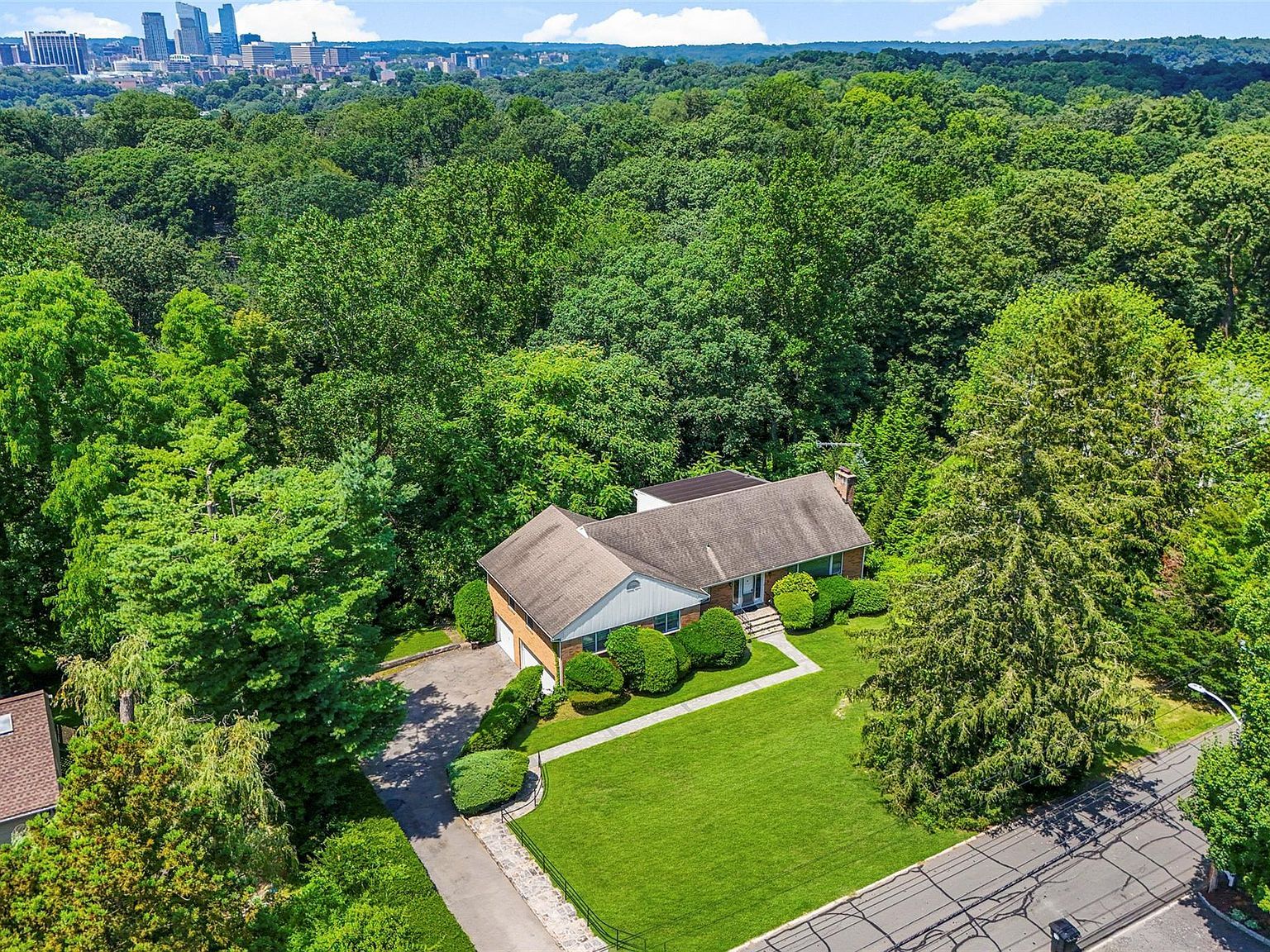 6 Century Ridge Rd Purchase, NY 10577 - Thumbnail 2