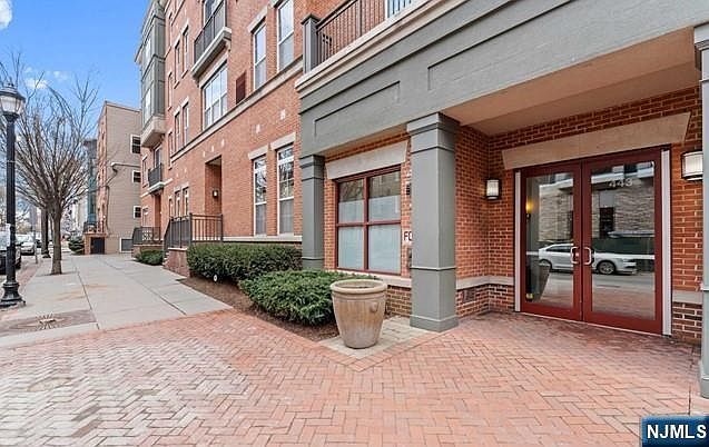 443 2nd St APT 406 Jersey City, NJ 07302  | Condominium