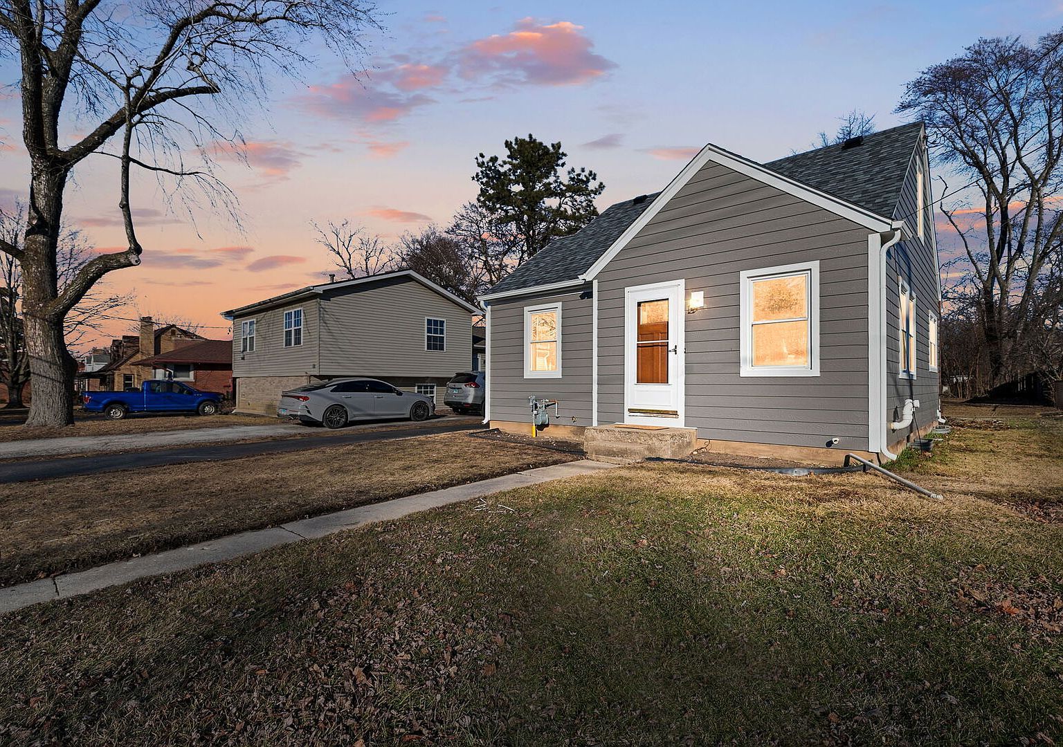 349 S Lake St Grayslake, IL 60030 - Thumbnail 2