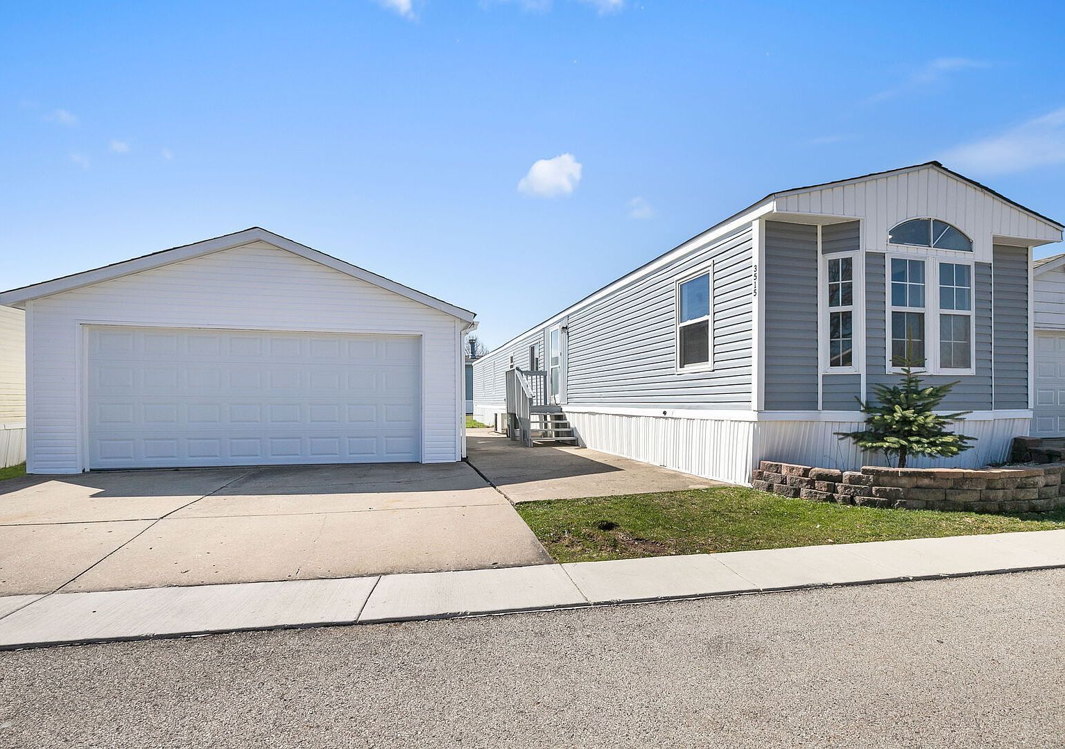 3515 Barb Ave Park City, IL 60085  | New build