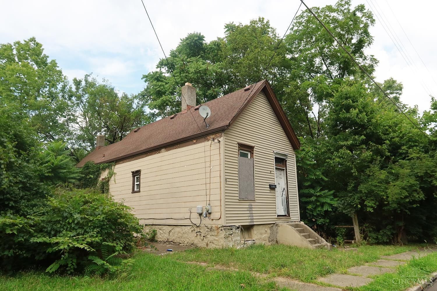 1724 Esmonde St Cincinnati, OH 45214 - Thumbnail 2