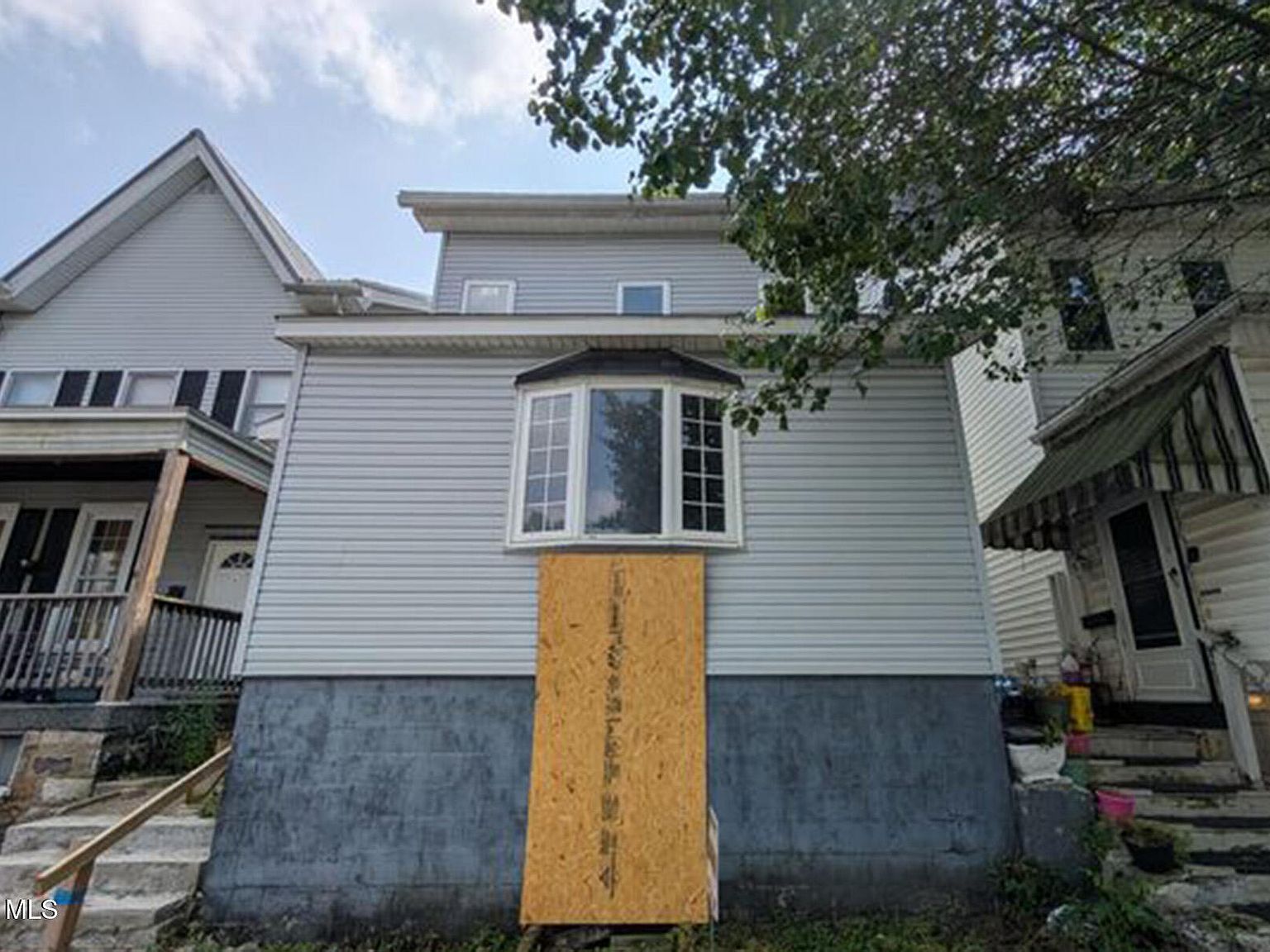 805 2nd Ave Altoona, PA 16602  | Single Family