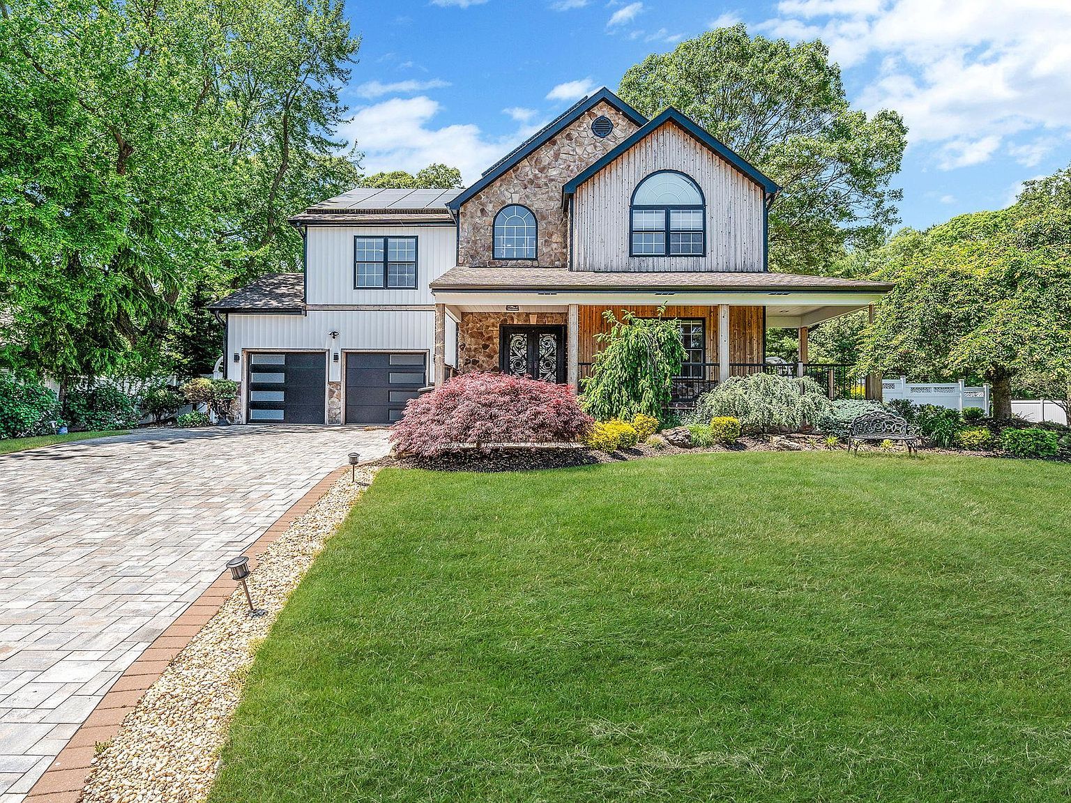 8 Hamilton Pl Lake Grove, NY 11755 - Thumbnail 2