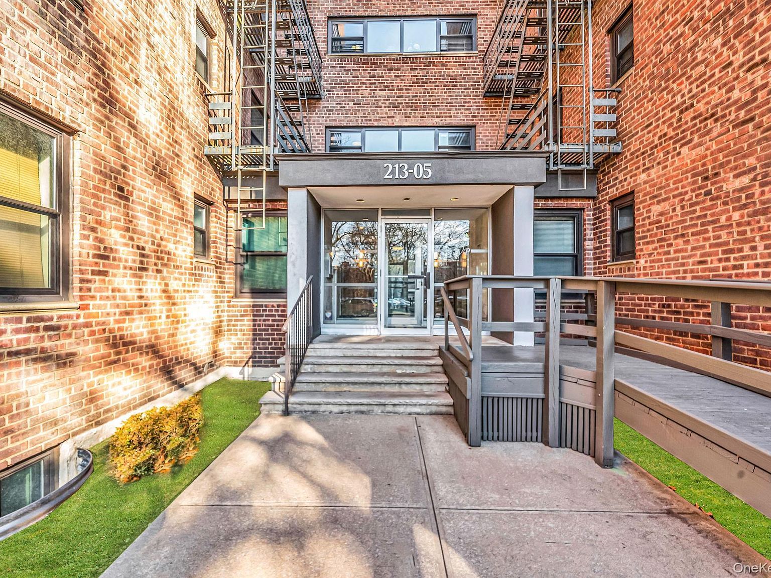 213-05 75th Ave APT 4N Oakland Gardens, NY 11364 - Thumbnail 2