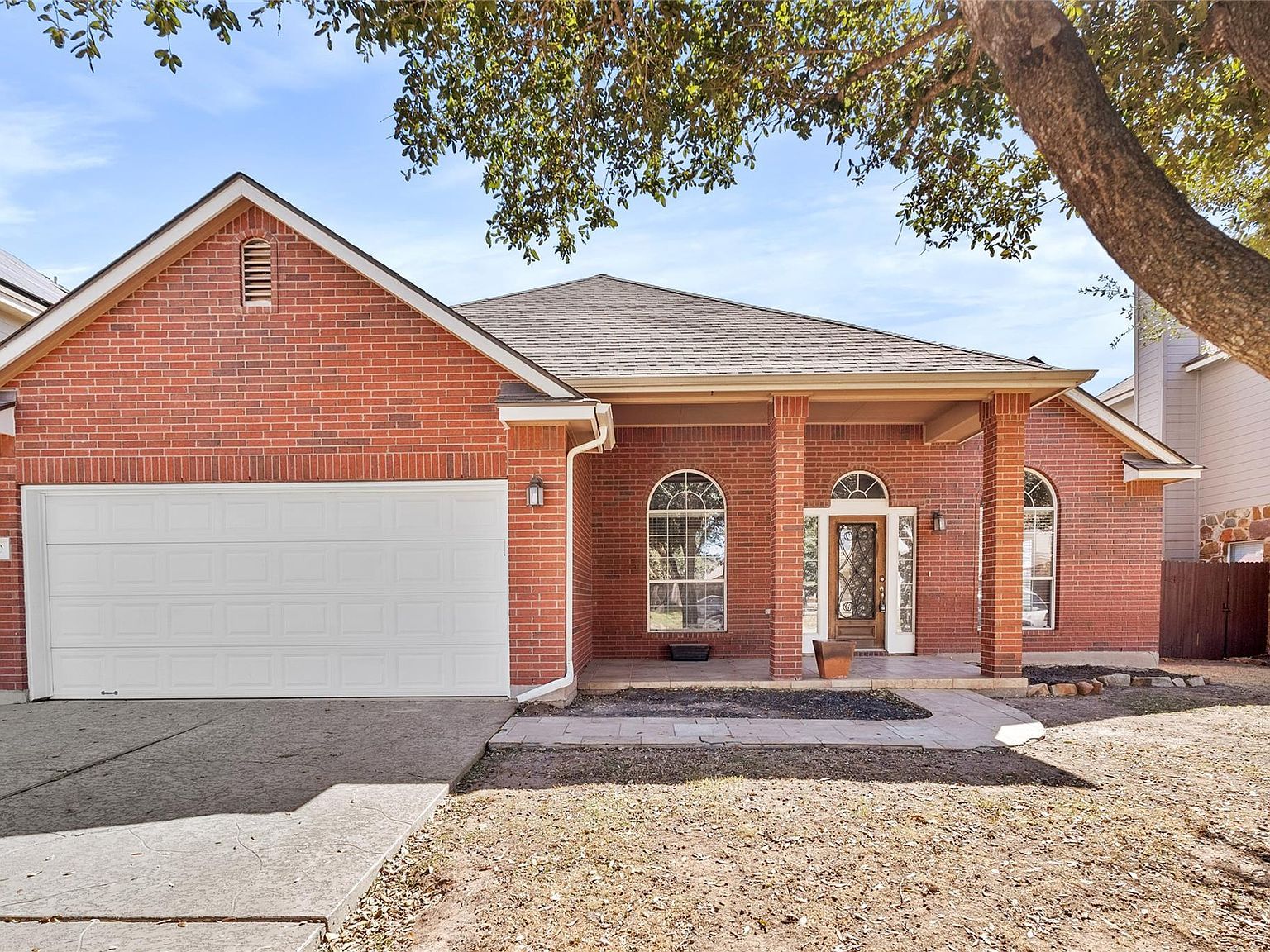 120 Emory Fields Dr Hutto, TX 78634 - Thumbnail 2