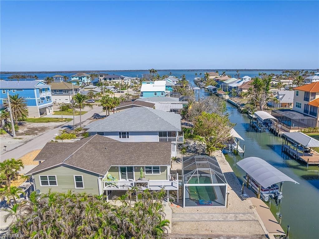 140 Curlew St Fort Myers Beach, FL 33931 - Thumbnail 2