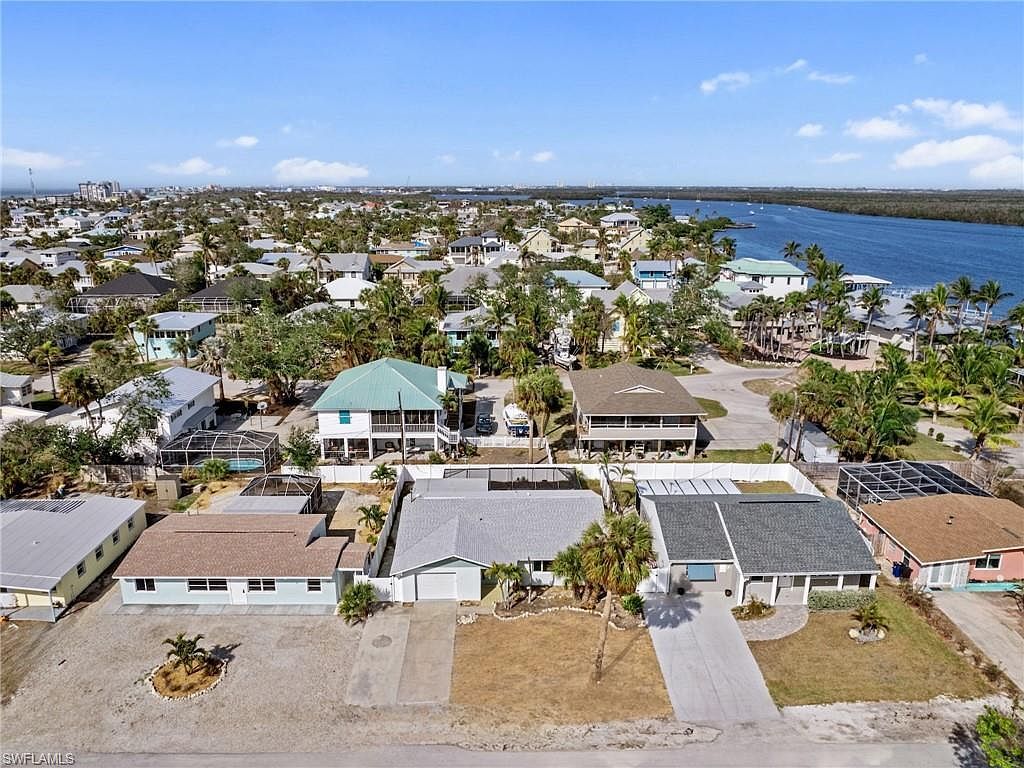 193 Hibiscus Dr Fort Myers Beach, FL 33931 - Thumbnail 2