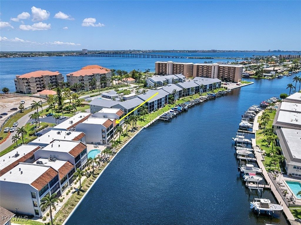 4218 SE 20th Pl APT D5 Cape Coral, FL 33904 - Thumbnail 2