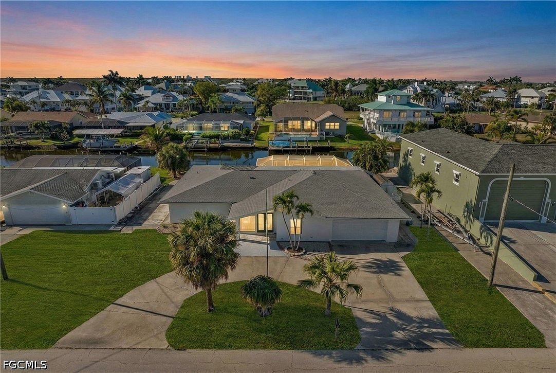 6401 Plumosa Ave Fort Myers, FL 33908  | Single Family