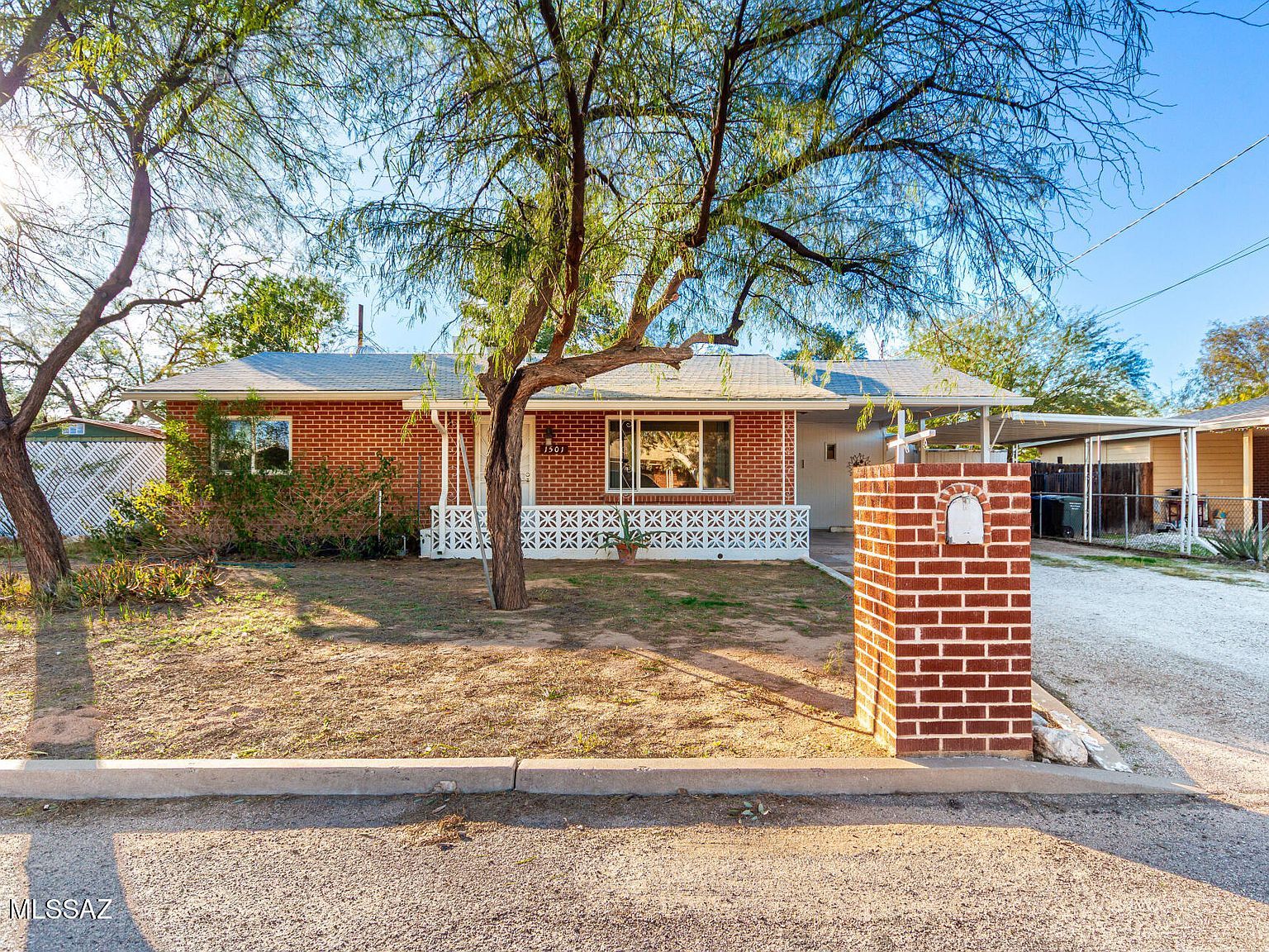 1501 N Cloverland Ave Tucson, AZ 85712 - Thumbnail 2