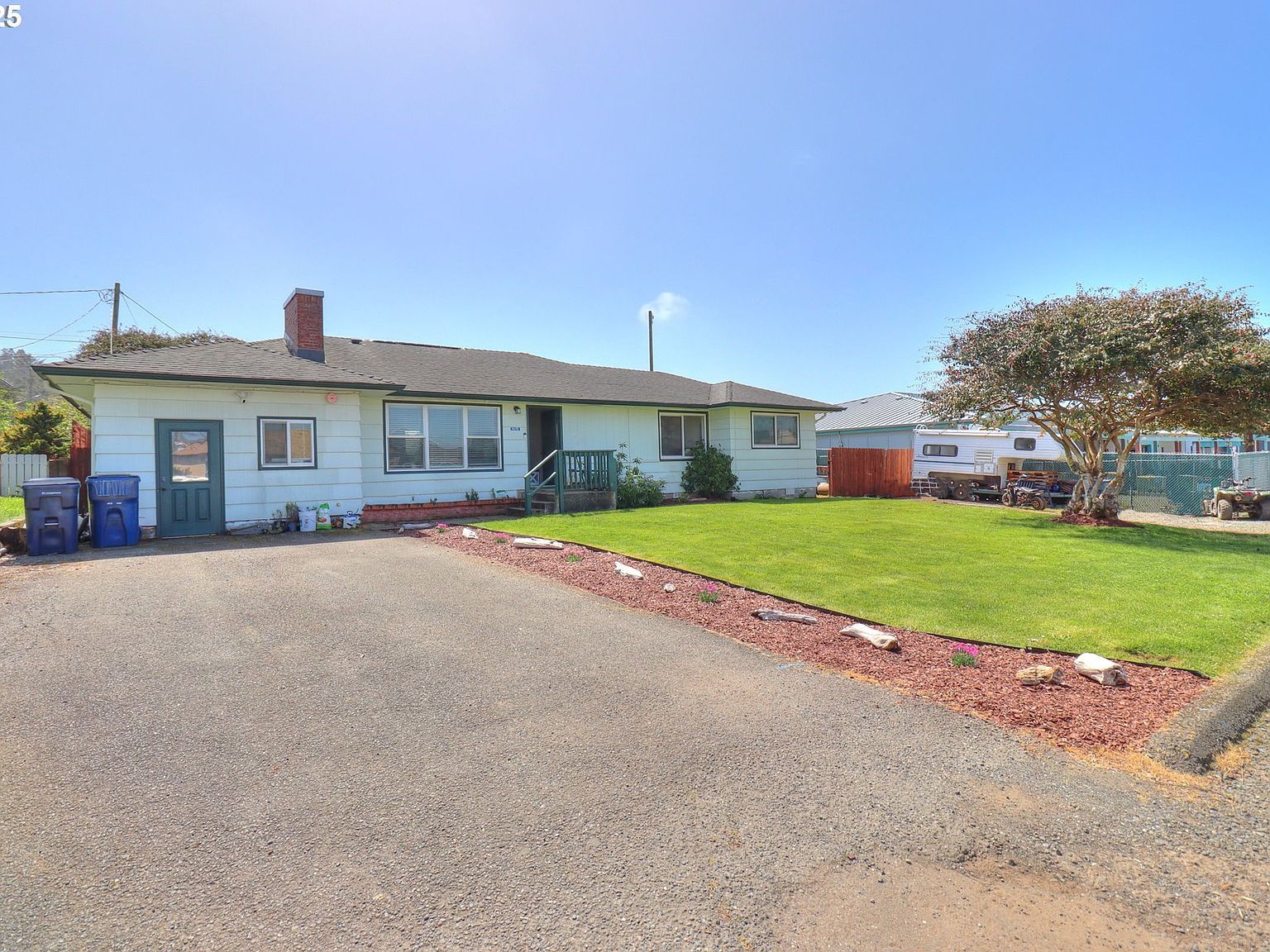 94178 9th St Gold Beach, OR 97444 - Thumbnail 2