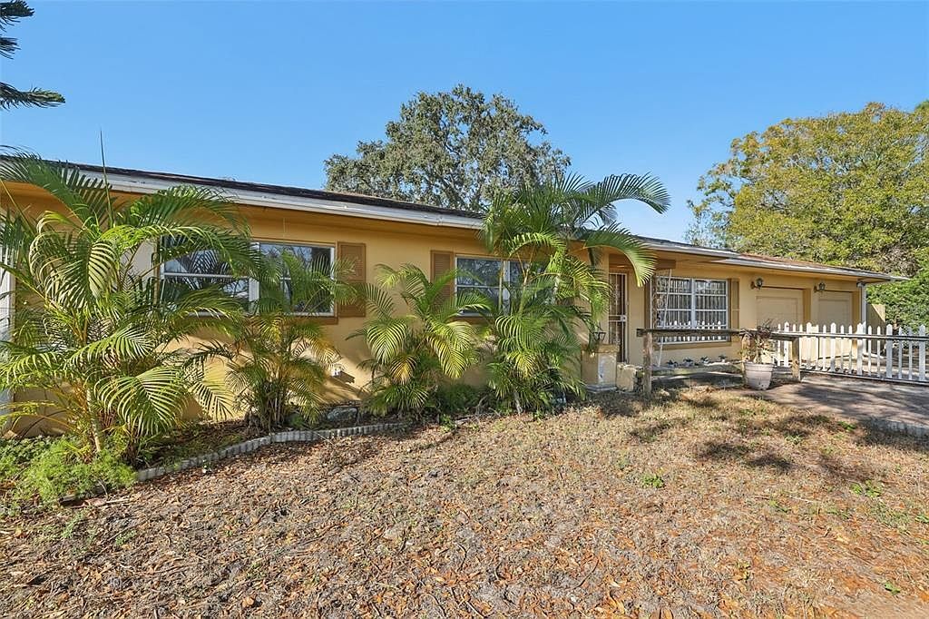 2228 NE Coachman Rd Clearwater, FL 33765 - Thumbnail 2