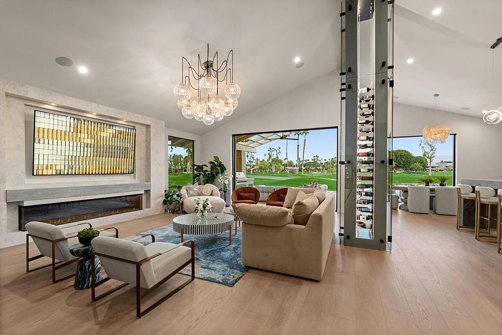 150 Running Springs Dr Palm Desert, CA 92211 - Thumbnail 2