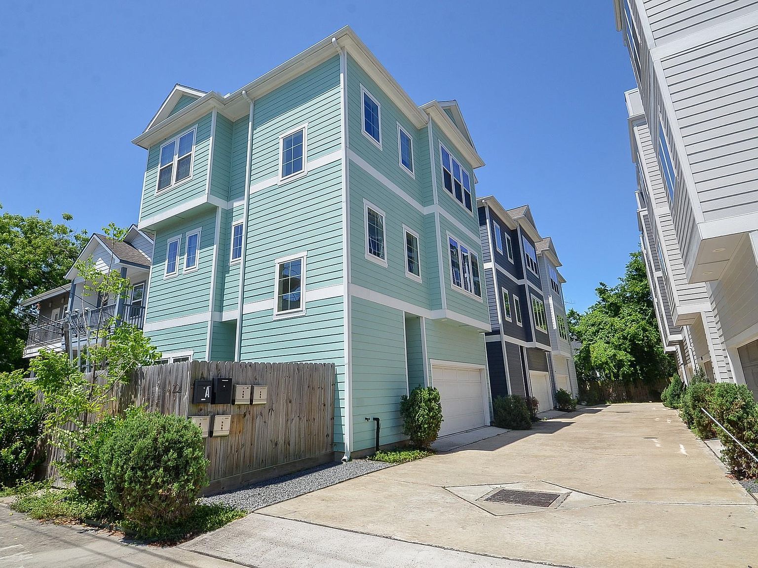 204 Burr St #G Houston, TX 77011, 77011