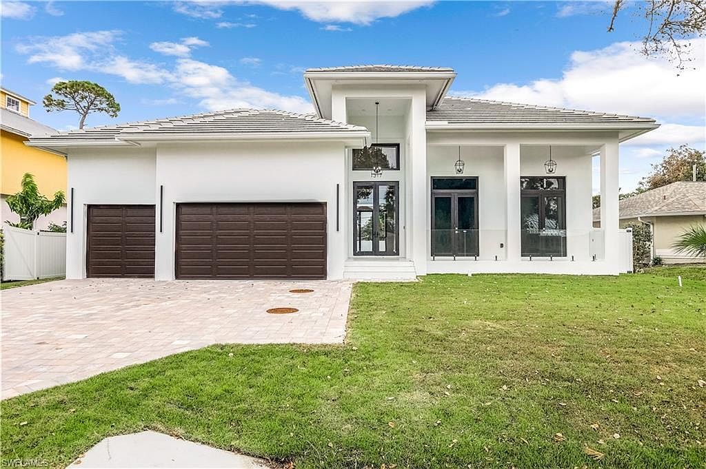 1317 Cypress Woods Dr Naples, FL 34103 - Thumbnail 2