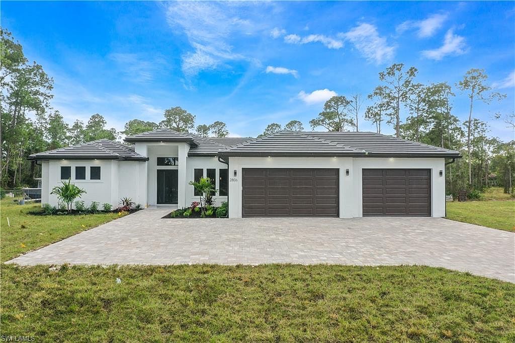 2806 Golden Gate Blvd W Naples, FL 34120, 34120