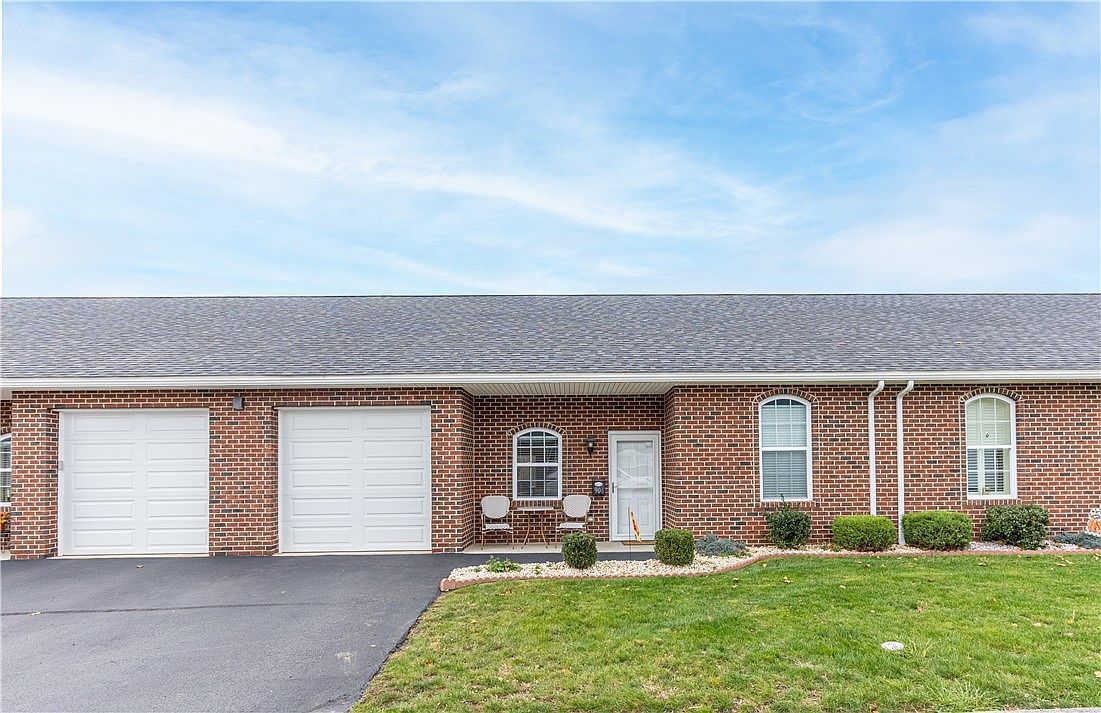 906 Valentina Ln UNIT 65 New Kensington, PA 15068 - Thumbnail 2