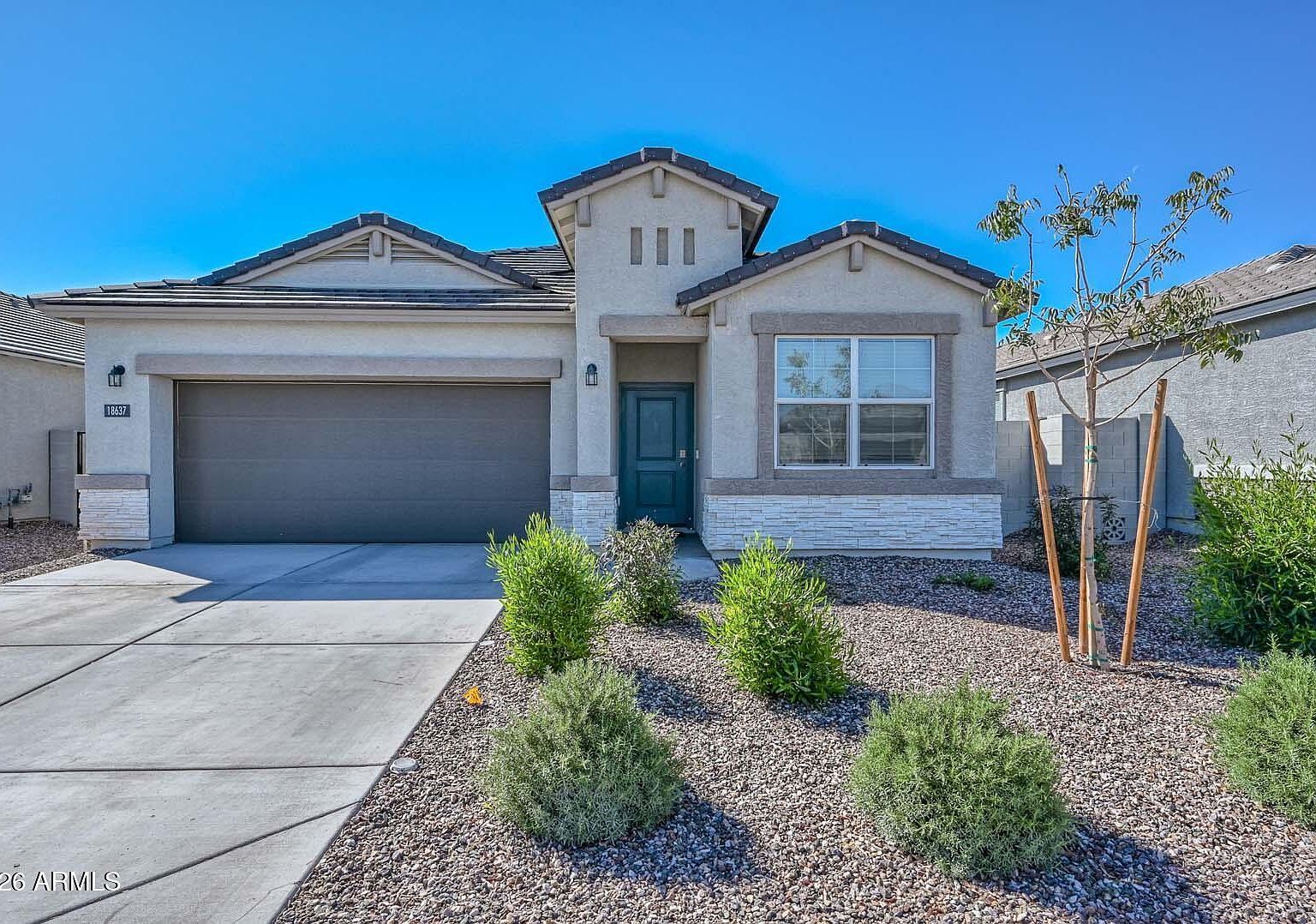 18637 W Bronco Trl Surprise, AZ 85387 - Thumbnail 2