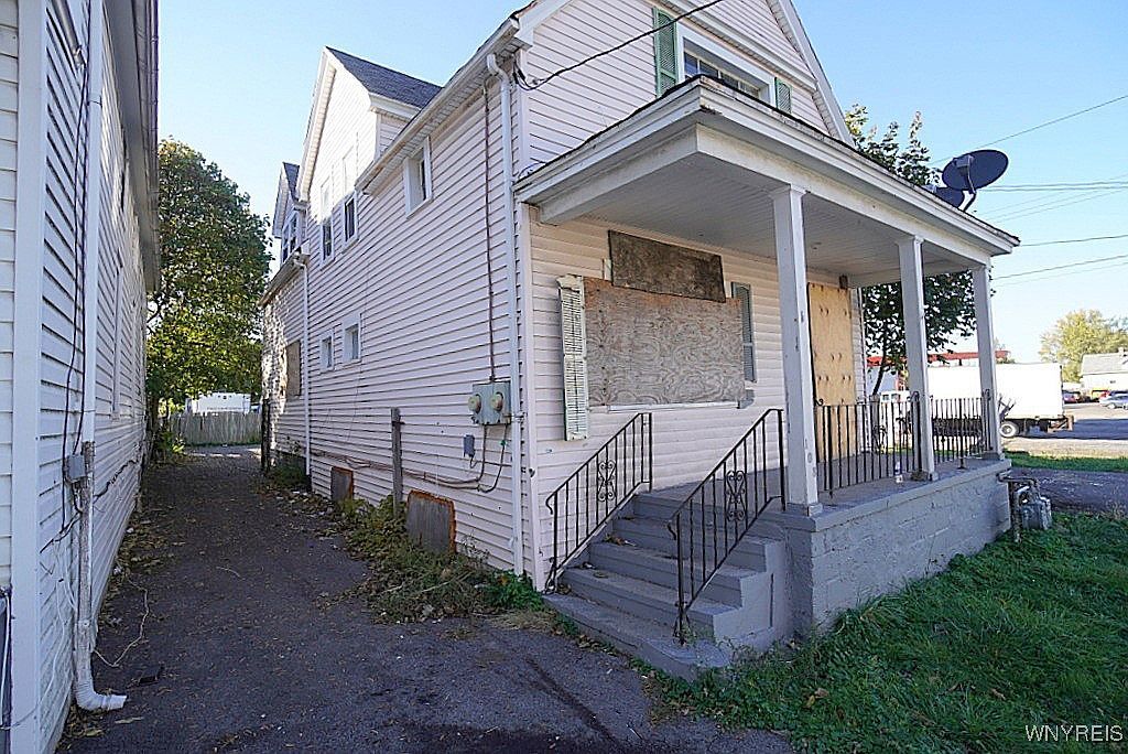 108 Roebling Ave Buffalo, NY 14215  | Multi Family