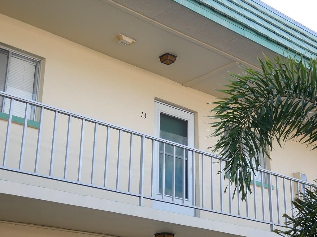 2001 Greenbriar Blvd APT 13 Clearwater, FL 33763 - Thumbnail 2