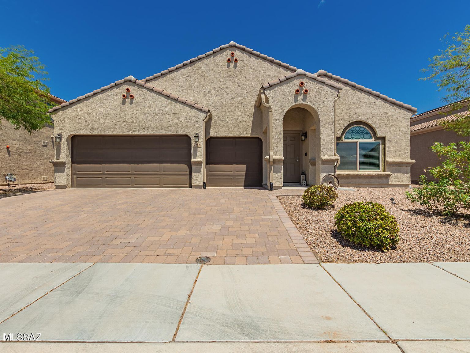 9748 N Havenwood Way Marana, AZ 85653 - Thumbnail 2