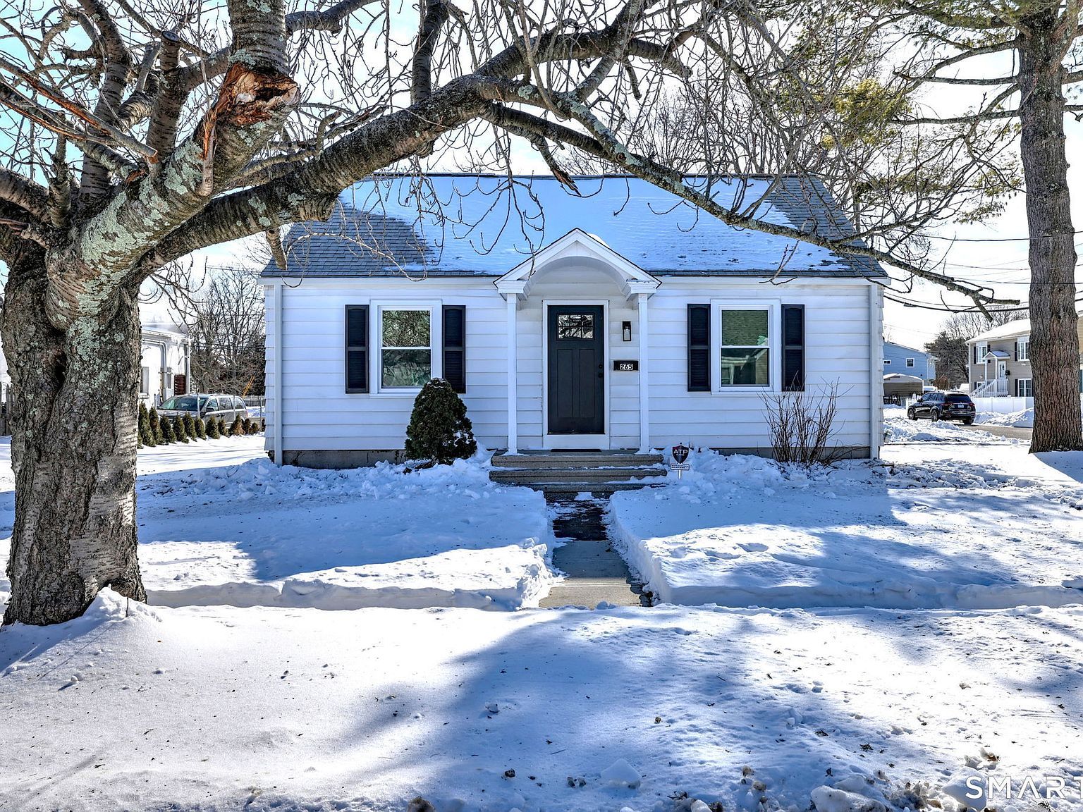 265 Birdseye St Stratford, CT 06615 - Thumbnail 2