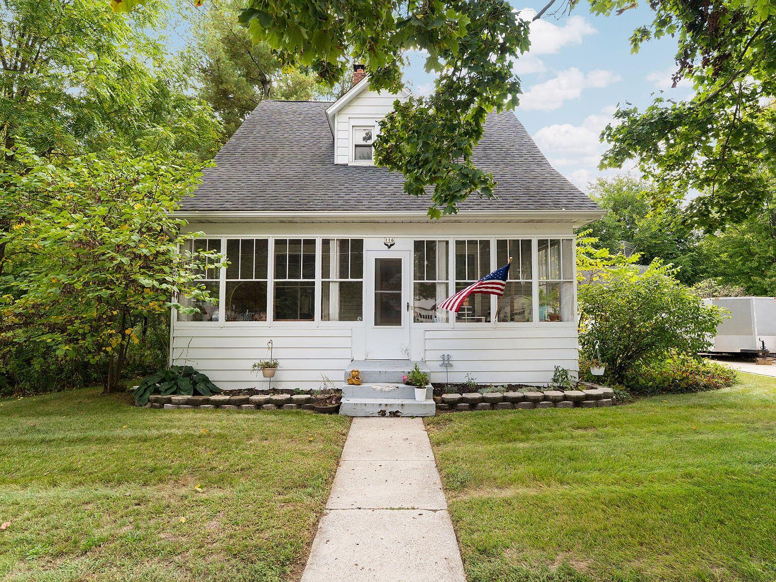 116 Currier St Clinton, MI 49236 - Thumbnail 2