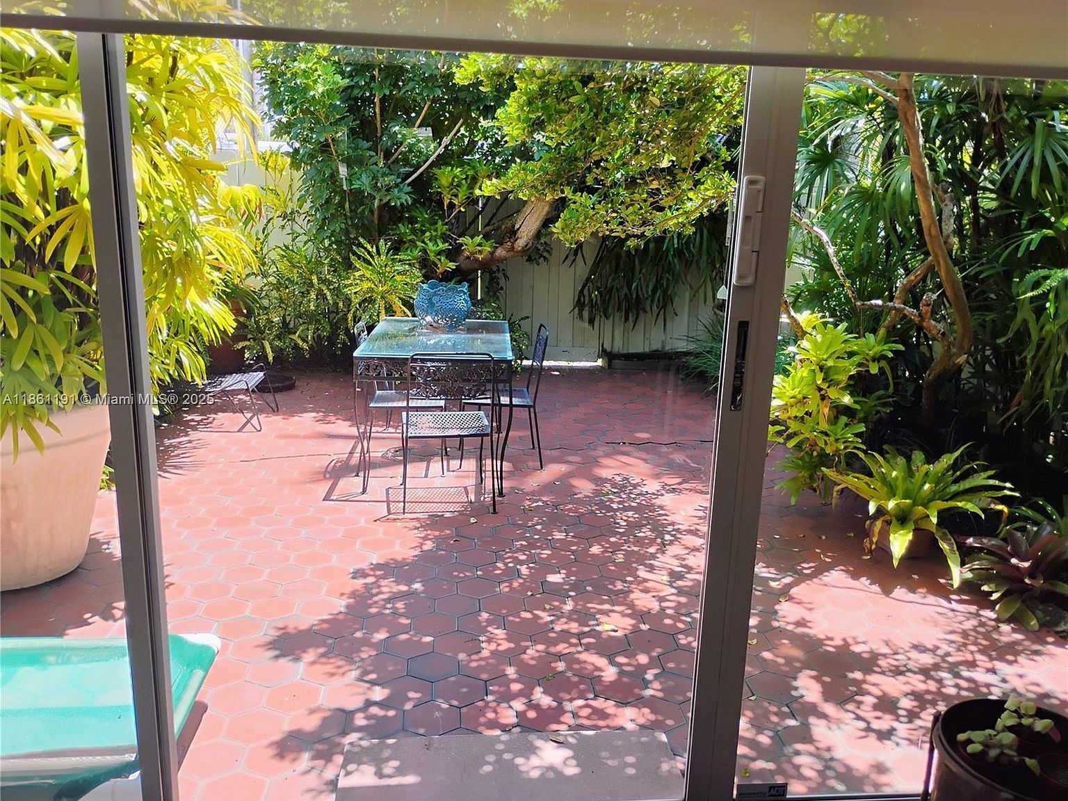 612 NE 27th Ave Hallandale, FL 33009 - Thumbnail 2