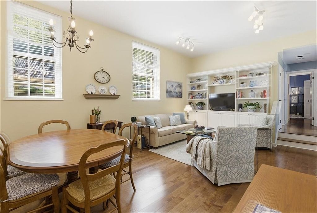 65 Glen Rd APT H1 Brookline, MA 02445 | Condominium