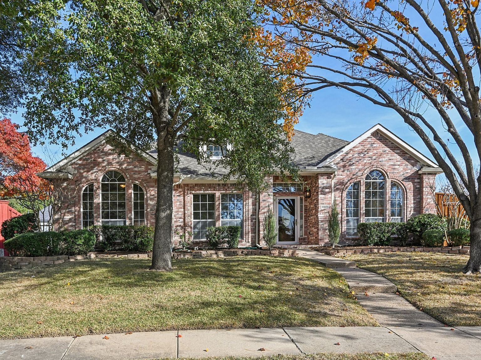 4501 Quincy Ln Plano, TX 75024 - Thumbnail 2